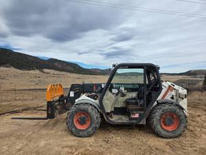 lot 201 image: Bobcat V417 Telehandler w Forks  Kubota Diesel  ONLY 812 Hrs