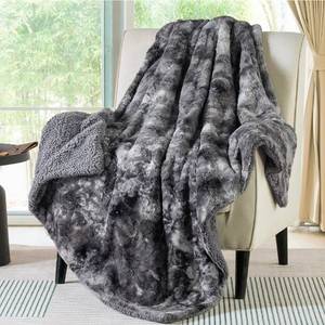 lot 70578 image: Bedsure Grey Faux Fur Throw Blanket - Retail $35