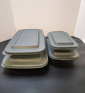 lot 70633 image: Anchor Hocking Glass Food Storage Set with Lids - Retail $25