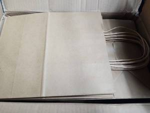 lot 69316 image: Toovip Brown Paper Take Out Bags - 100 Count - Retail $15