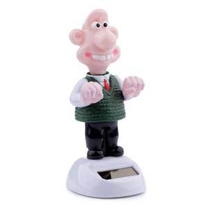 lot 16719 image: Puckator Wallace Solar Pal - Home Office Table Desk Dashboard Car Decor Decoration - Gift Ideas - Gifts for Teenage Old Boy Girl Dad Mums - Powered Kids Toys Toy Figure Figures - Retail $15