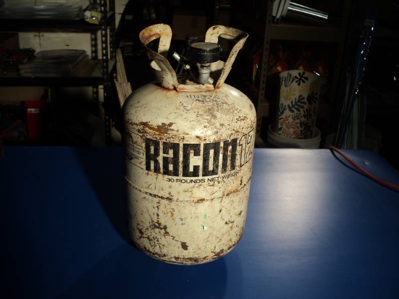 lot 3578 image: Racon 12, 30 lb capacity bottle, used, empty, bottle has been converted to air bubble