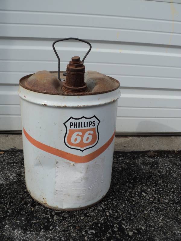 lot 3582 image: Philips 66 Oil Can, Metal, empty, 5 gallon capacity Great display piece for your Man cave or Garage