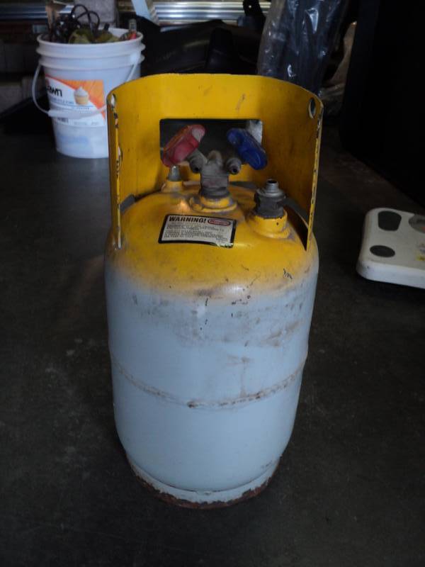 lot 3588 image: Manchester Refrigerant cylinder, recovery bottle for refrigeration, used, empty