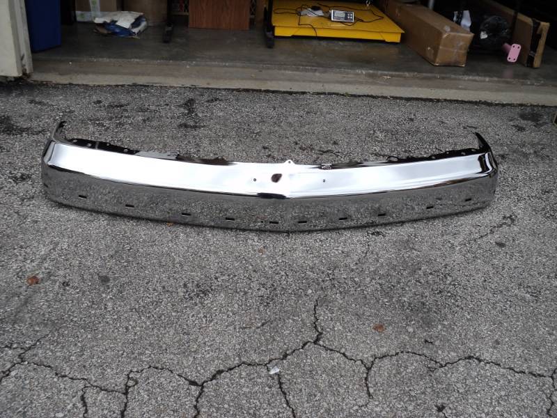 lot 3595 image: Chrome Bumper YF-0104-3 GM1002802 WH Chrome RDOT 1710A