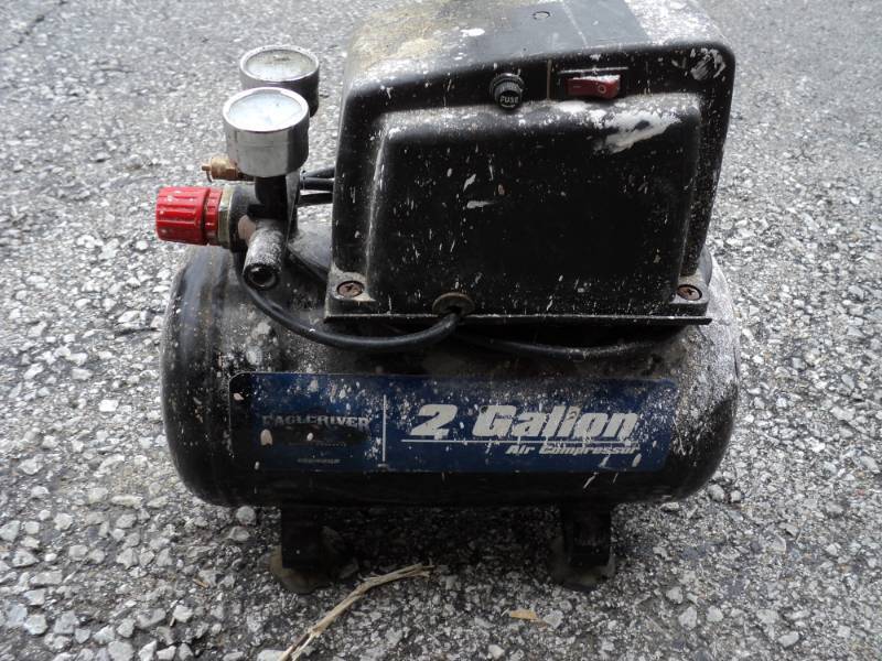 lot 3625 image: Eagle River 2 gallon compressor- used, does not work, for parts only