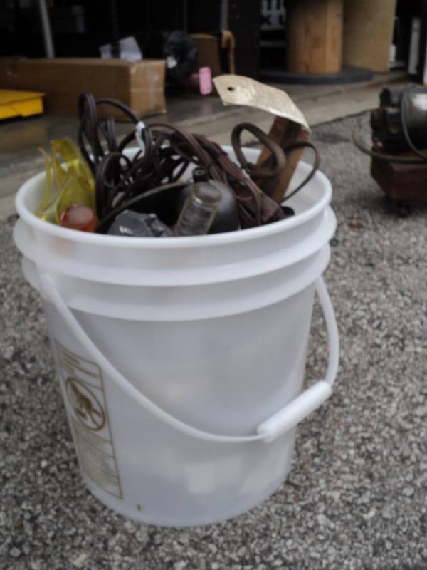 lot 3626 image: 22 lbs hardware in 5 gallon bucket