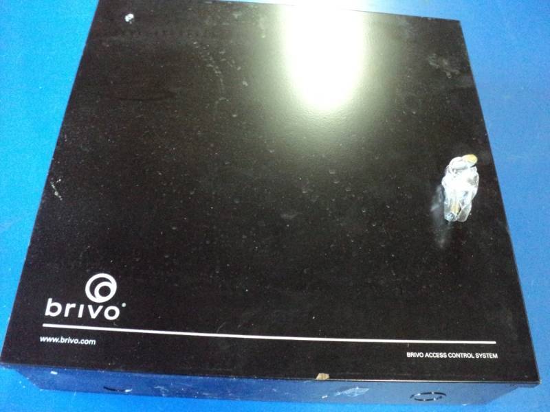 lot 3628 image: Brivo Access Control System box w (2) keys, 15-14 x 15-14 x 3-12 Black, metal