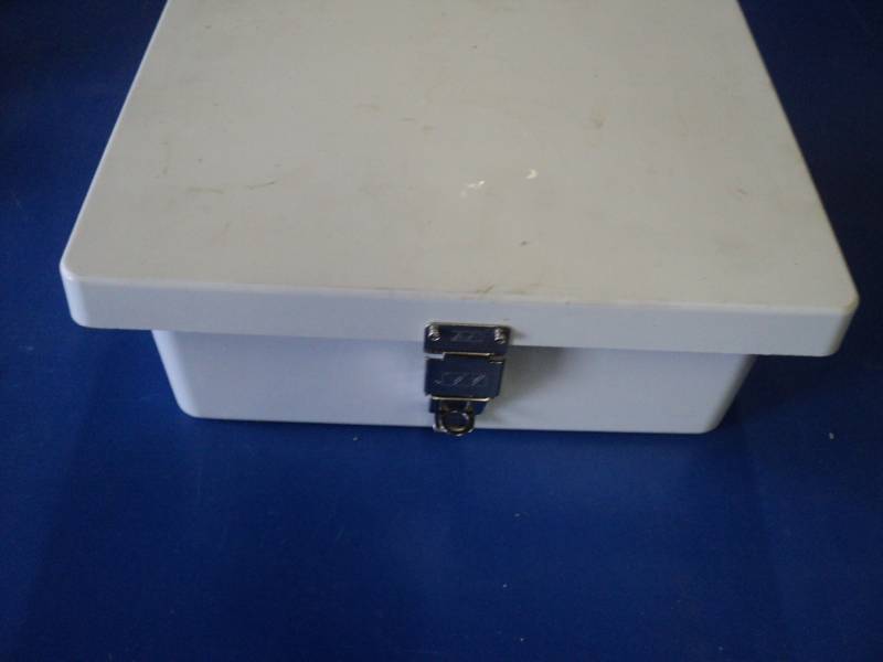 lot 3644 image: Allied molded products plastic box, 11-58 x --34 x 4-12