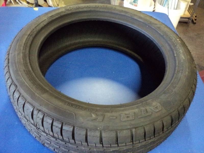 lot 3659 image: Economist 17555 R15 .77V ATR-K Tire, appears new