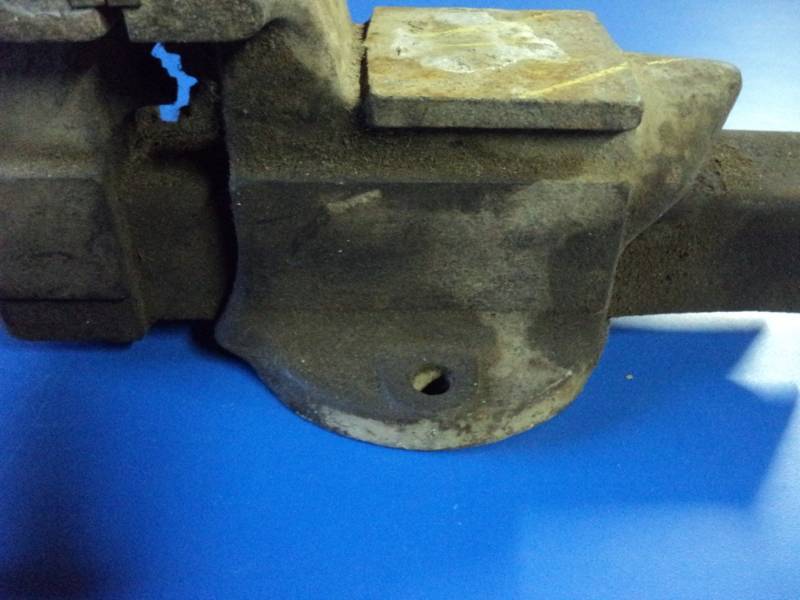 lot 3615 image: Bench mount Vice, made in Japan, used, does not open (might with some effort)16 x 4