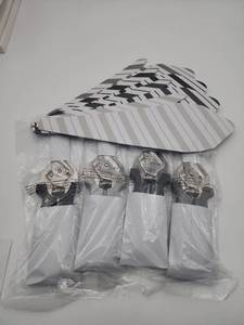 lot 56916 image: Kuhn Rikon four piece shears gift set with gift bags