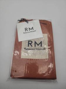 lot 56928 image: Rebecca minkoff 300 thread count 100% cotton pillow cases Queen color clay