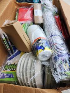 lot 131 image: LARGE BOX OF MIXED BOYS PARTY DECOR - BATMAN TEENAGE MUTANT NINJA TURTLES