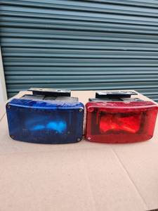 lot 142 image: Emergency Vehicle Light Set - Red and Blue