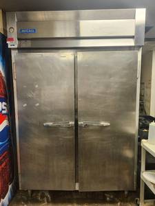 lot 15526 image: McCall Commercial RefrigeratorFreezer  Model 7-7045FT