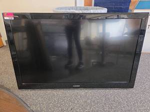 lot 15581 image: Samsung 52-inch LCD TV  Model LN52A550P3FXZ
