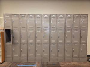 lot 16063 image: Industrial Metal Storage Lockers