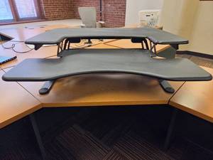 lot 16067 image: Varidesk Standing Desk Converter
