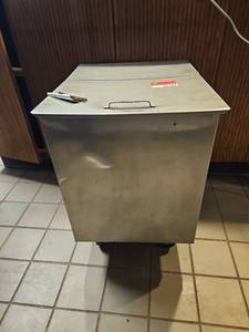 lot 15591 image: Bloomfield Industries Commercial Ice Bin