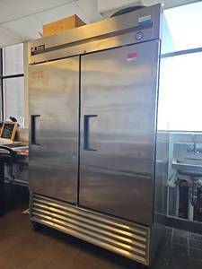 lot 15593 image: True T-49 Commercial Double Door Refrigerator