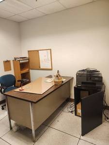 lot 15649 image: Contents of Room Including HP OfficeJet Pro 8610 All-in-One Printer, Office DeskChair, Filing Cabinet, and So Much More