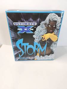lot 301 image: Ultimate X-Men Storm Bust by Diamond Select