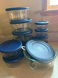 lot 1018 image: Anchor Hocking Glass Bowls w Lids-- K