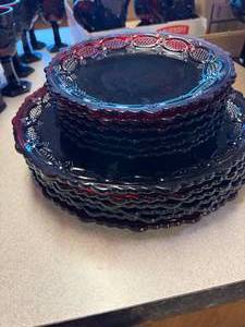 lot 1035 image: Ruby Red Avon Plates x (6) at 10.5 and x (6) at 6-- K