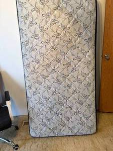 lot 1068 image: Twin Mattress-- BR1