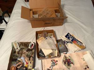 lot 1075 image: Santa Fe Collectibles & More Miscellaneous-- BR2