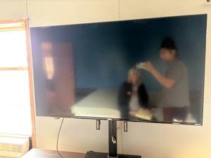 lot 1103 image: Onn 50 Roku TV--MBR