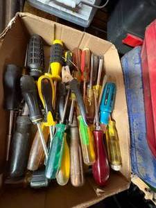 lot 1111 image: Screwdrivers-- WW