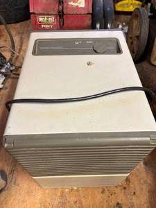 lot 1201 image: Dehumidifier-- CS