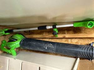 lot 1218 image: Portland Leaf Blower & Trimmer-- ShopEW