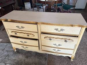 lot 1255 image: Six (6) Drawer Blonde Dresser 50 x 17 x 32-- FR