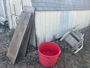 lot 1266 image: Ramps, Tubs, Tomato Cage & Pool Ladder-- S