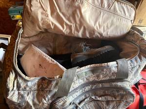 lot 1275 image: Large Arm Tote w size 10 Boots-- S