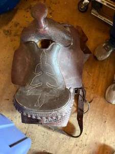 lot 1280 image: Western Saddle-- S