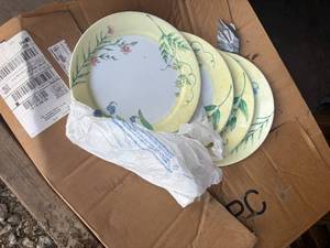 lot 1293 image: Lots of Miscellaneous Glassware-- S