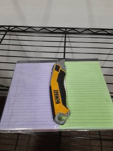 lot 17463 image: Five Pack Colored Note Pads, Purple, Green, Blue, Pink, Yellow - Retail $0