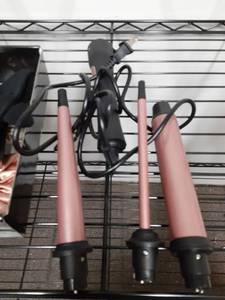 lot 17464 image: Interchangeable Curling Iron - Retail $0