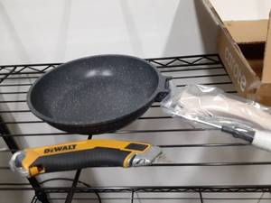 lot 17477 image: Marble Coated Non-Stick Frying Pan 8.5 - Retail $25