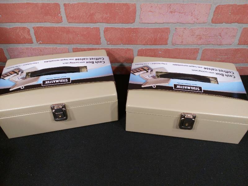 lot 23 image: Locking Latch Cash Box Steel
