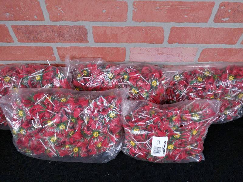 lot 48 image: Cake Deco Plastic Poinsettia Toothpick CakeCup Cake Toppers - Vintage Look