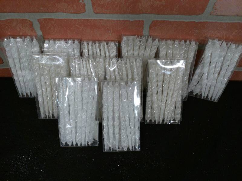 lot 64 image: Icicle Oranments