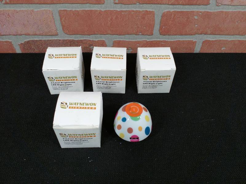 lot 115 image: Waynewon Lighting Kids Night Light, Plug-In Mushroom 3-Level Brightness LED Night Light
