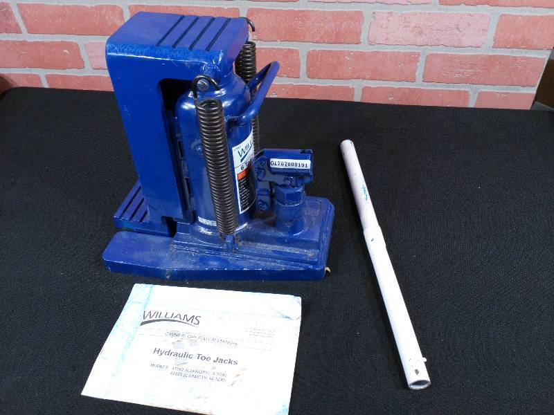 lot 130 image: Williams 6 Ton Toe Jack - Missing 1 Pole