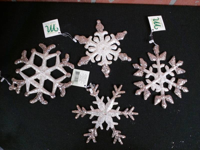 lot 168 image: Midwest Seasons Christmas Holiday Glitter Snowflake OrnamentsDecor