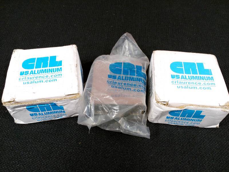 lot 199 image: CRL Polished Stainless Flat Base Clamp